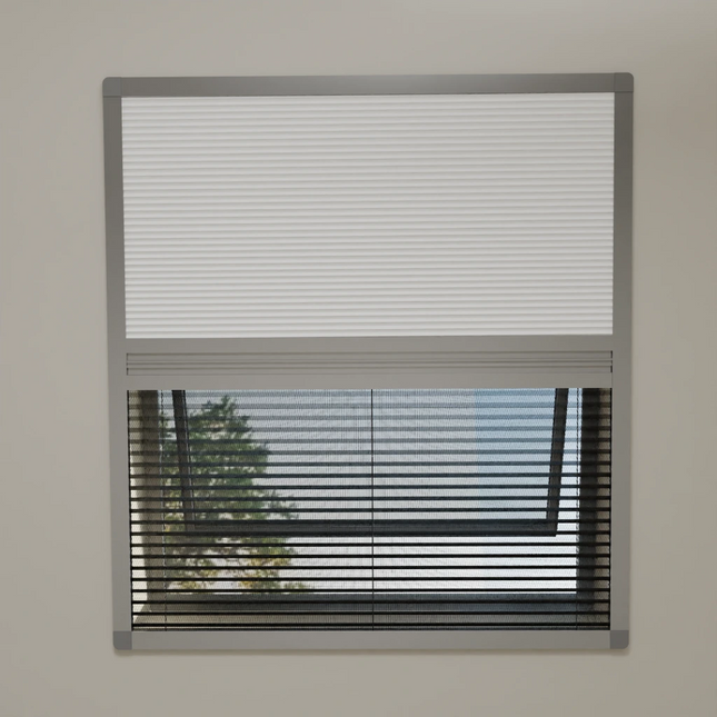 Hor met plissegordijn